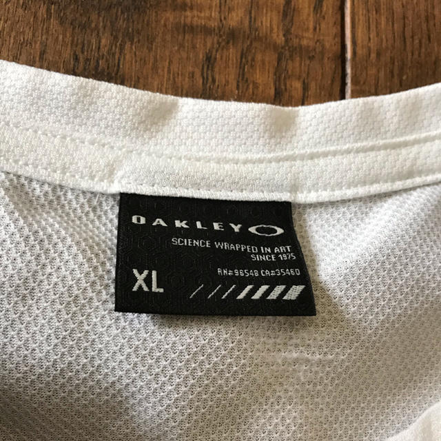 Oakley(オークリー)の美品OAKLEY Tシャツ メンズのトップス(Tシャツ/カットソー(半袖/袖なし))の商品写真