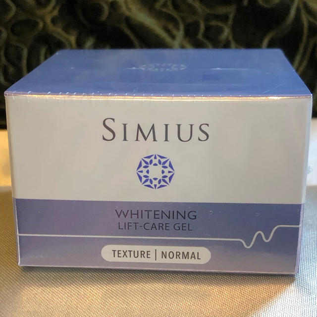 Simius ホワイトニングリフトケアジェル 60g コスメ/美容のスキンケア/基礎化粧品(オールインワン化粧品)の商品写真