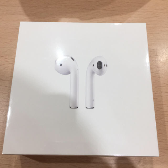 Apple(アップル)の(値下げ)新品未開封 Apple AirPods エアーポッズ スマホ/家電/カメラのオーディオ機器(ヘッドフォン/イヤフォン)の商品写真