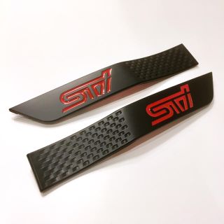 スバル(スバル)の【新品未使用】STI サイドガーニッシュ 車体の装飾に【RED（艶なし）】(車外アクセサリ)