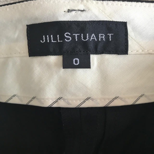 JILLSTUART(ジルスチュアート)のJILLSTUART ジルスチュアート パンツ レディースのパンツ(クロップドパンツ)の商品写真