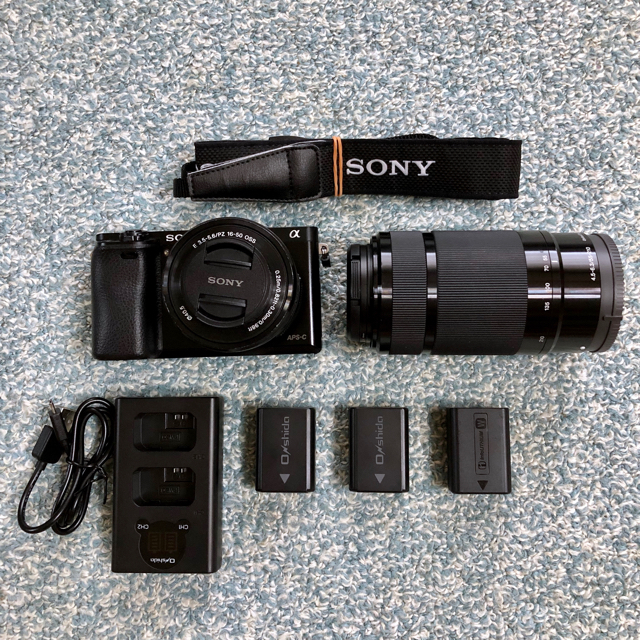 SONY(ソニー)の【中古】SONY α6000 ダブルズームレンズ スマホ/家電/カメラのカメラ(ミラーレス一眼)の商品写真