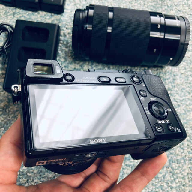 SONY(ソニー)の【中古】SONY α6000 ダブルズームレンズ スマホ/家電/カメラのカメラ(ミラーレス一眼)の商品写真