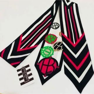 ヘンリベンデル(Henri Bendel)の【新品・送料込】ヘンリベンデル  ミニスカーフ(バンダナ/スカーフ)