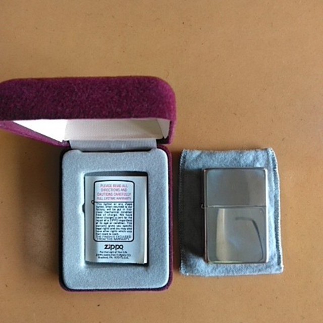 ZIPPO(ジッポー)のジッポーライター　シルバー メンズのファッション小物(タバコグッズ)の商品写真