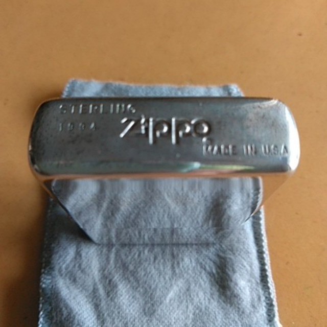 ZIPPO(ジッポー)のジッポーライター　シルバー メンズのファッション小物(タバコグッズ)の商品写真