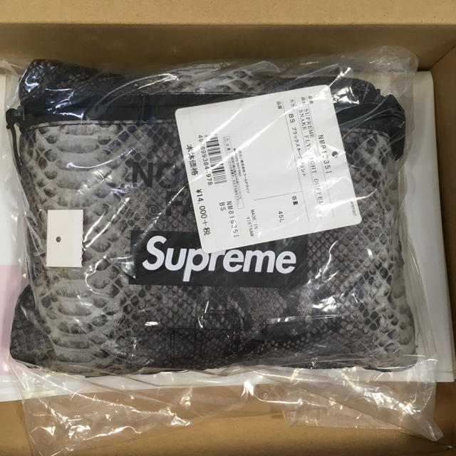 Supreme(シュプリーム)の新品未開封 supreme the north face Duffle bag メンズのバッグ(ドラムバッグ)の商品写真