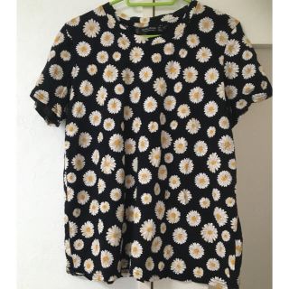 ベルシュカ(Bershka)のベルシュカ  花柄Tシャツ(Tシャツ(半袖/袖なし))