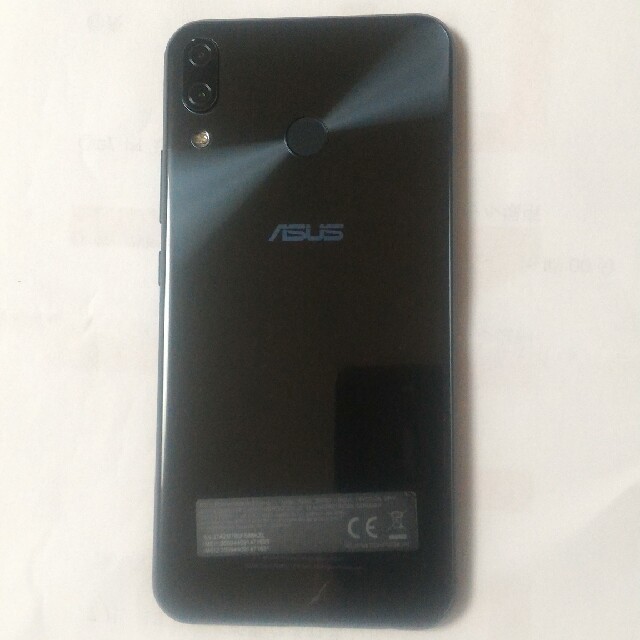 ASUS(エイスース)のASUS　Zenfone5Ｚ  ケース・フィルム付き スマホ/家電/カメラのスマートフォン/携帯電話(スマートフォン本体)の商品写真