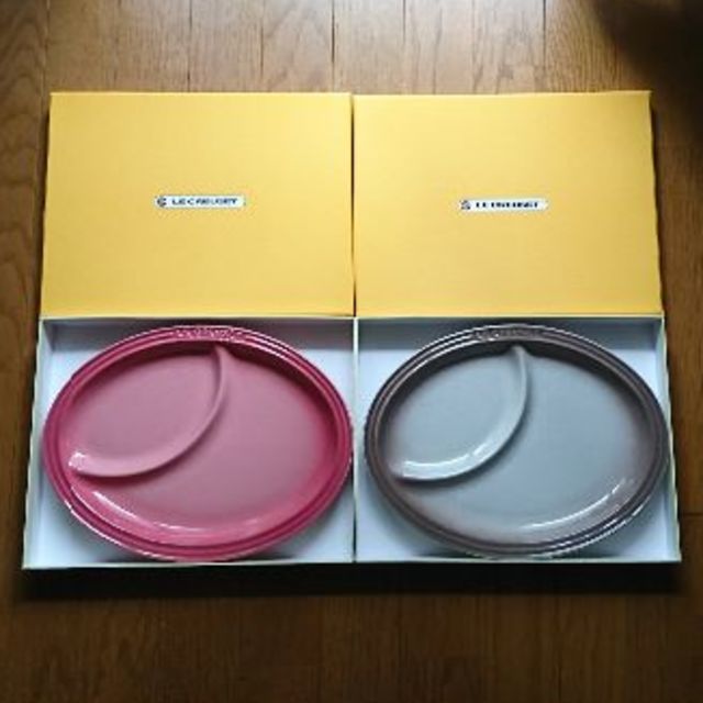 LE CREUSET(ルクルーゼ)の【新品】ル・クルーゼ マルチオーバルプレート 2枚  インテリア/住まい/日用品のキッチン/食器(食器)の商品写真