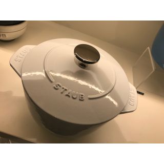 ストウブ(STAUB)の《新品・直営店限定》staub ココットde GOHAN M ホワイト(鍋/フライパン)