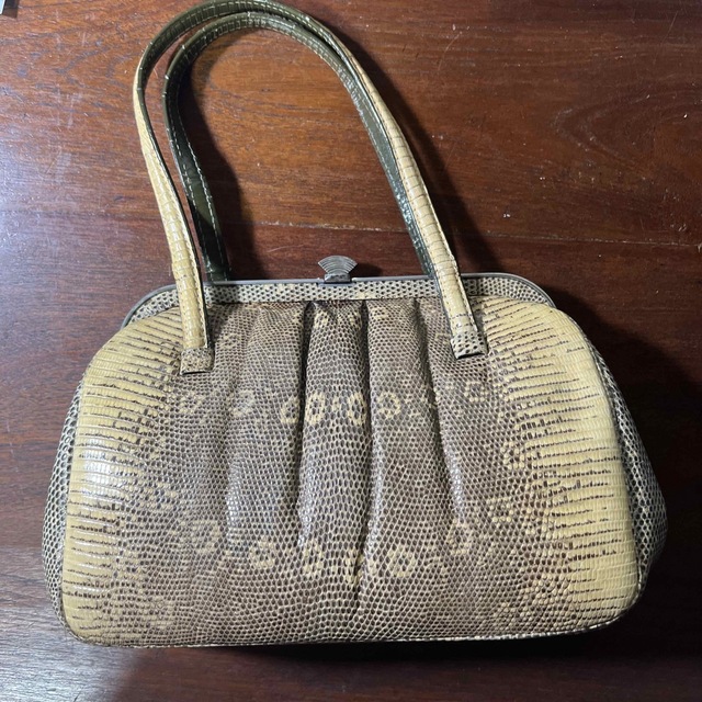 トカゲ皮のバッグ レディースのバッグ(ハンドバッグ)の商品写真
