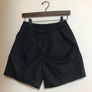 DEUXIEME CLASSE(ショートパンツ ・ ブラック/黒色系)のフリマ DEUXIEME CLASSE(ショートパンツ ・ ブラック/黒色系)のフリマ
