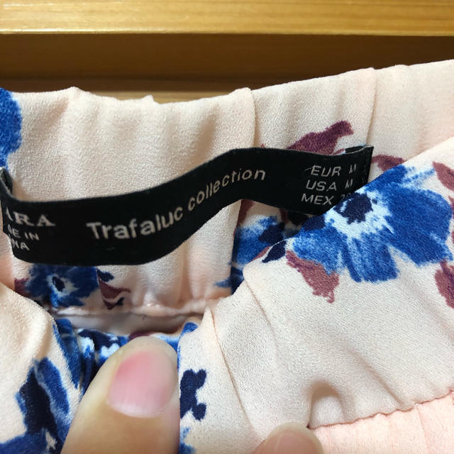 ZARA(ザラ)のザラ 花柄プリーツロングスカート レディースのスカート(ロングスカート)の商品写真