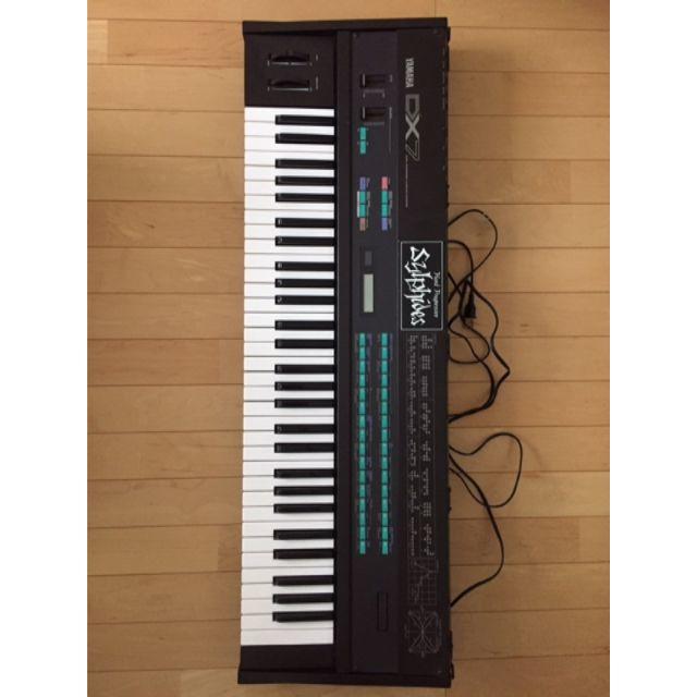 ヤマハ(ヤマハ)のYAHAMA DX7 楽器の鍵盤楽器(キーボード/シンセサイザー)の商品写真