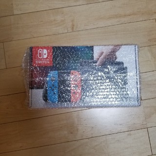 ニンテンドースイッチ(Nintendo Switch)の任天堂Switch　3000円クーポン付き(家庭用ゲーム機本体)