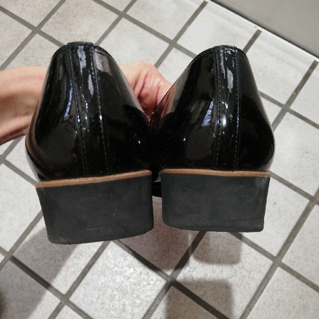 DIANA(ダイアナ)のDIANA　エナメルローファー　黒　25cm レディースの靴/シューズ(ハイヒール/パンプス)の商品写真