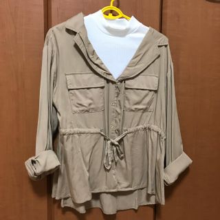 シマムラ(しまむら)の新品 ドッキングシャツ ベージュ  しまむら 長袖 M(カットソー(長袖/七分))