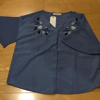 ショコラフィネローブ(chocol raffine robe)の057.Ｖネック刺繍フレアブラウス(シャツ/ブラウス(半袖/袖なし))
