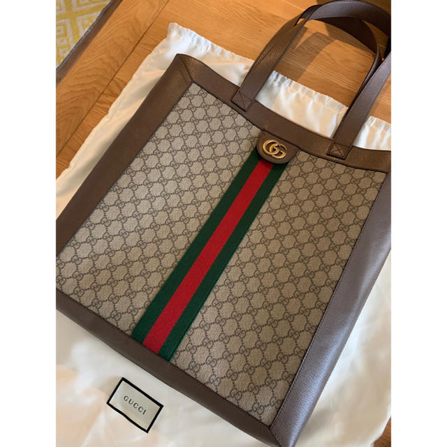 Gucci(グッチ)のninipさん専用〔オフィディア〕ソフト GGスプリーム ラージ トートバッグ レディースのバッグ(トートバッグ)の商品写真