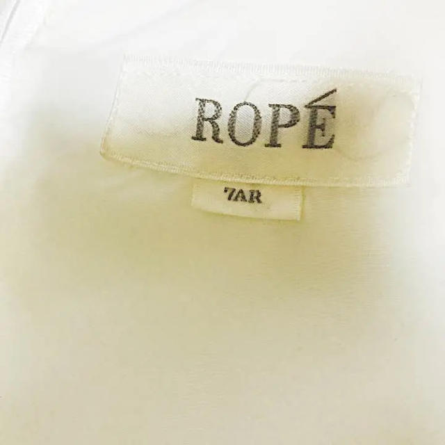 ROPE’(ロペ)のロペ ホワイト 半袖ワンピース 綺麗目大人系  レディースのワンピース(ひざ丈ワンピース)の商品写真