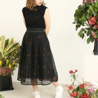 ドットアンドストライプスチャイルドウーマン(Dot&Stripes CHILDWOMAN)のチェリーボーダージャガードタックスカート（¥4990より値下げ）(ロングスカート)