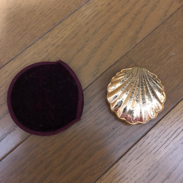 Les Merveilleuses LADUREE - 貝殻コンパクトケースの通販 by Les Merveilleuses LADUREE - 貝殻コンパクトケースの通販 by