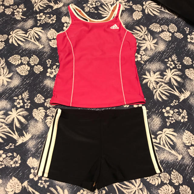 adidas(アディダス)のadidas水着160超美品 キッズ/ベビー/マタニティのキッズ服女の子用(90cm~)(水着)の商品写真