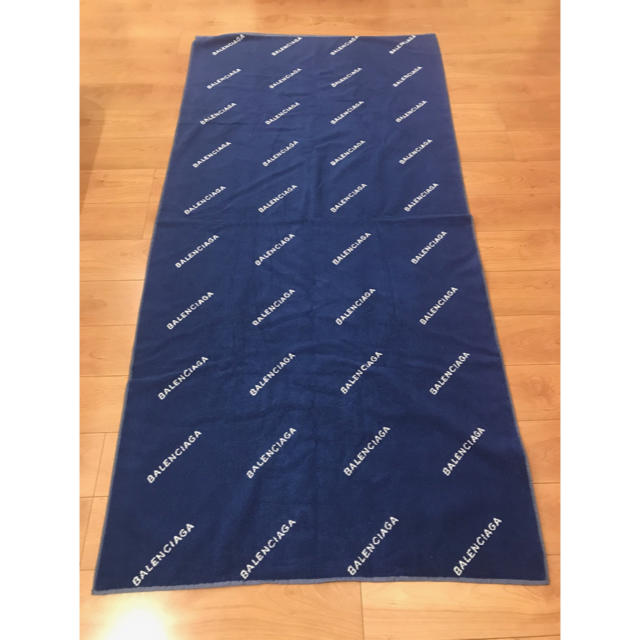 BALENCIAGA x COLETTE POP UP 限定パイルブランケット 新品登場