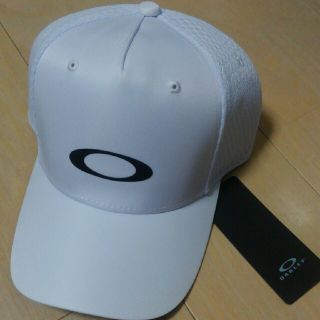 オークリー(Oakley)の【新品・タグ付き】Oakley  オークリー　メッシュキャップ(キャップ)