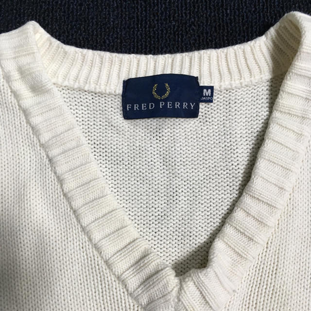 FRED PERRY(フレッドペリー)のフレッドペリー  fredperry ニット ベスト 古着 ホワイト 白 メンズのトップス(ベスト)の商品写真