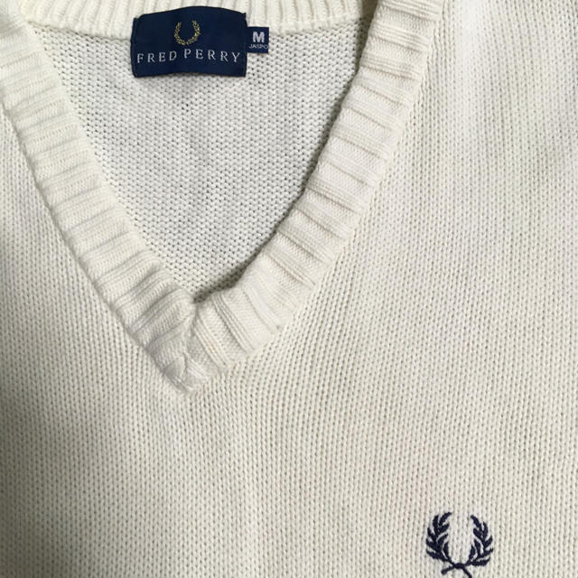 FRED PERRY(フレッドペリー)のフレッドペリー  fredperry ニット ベスト 古着 ホワイト 白 メンズのトップス(ベスト)の商品写真