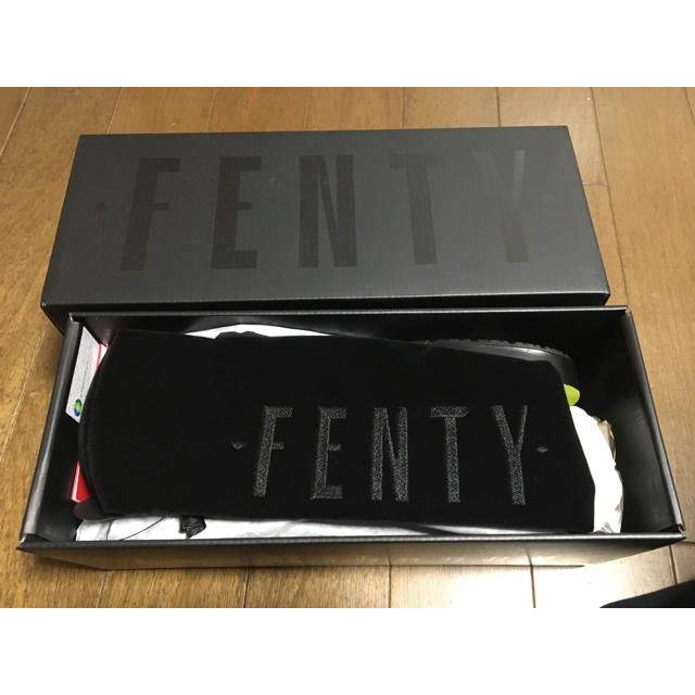 PUMA(プーマ)の新品！PUMA FENTYプーマ フェンティ  サンダル レディースの靴/シューズ(サンダル)の商品写真