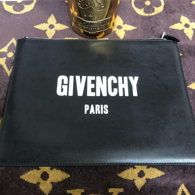 GIVENCHY(ジバンシィ)のGIVENCHYクラッチバッグ メンズのバッグ(セカンドバッグ/クラッチバッグ)の商品写真