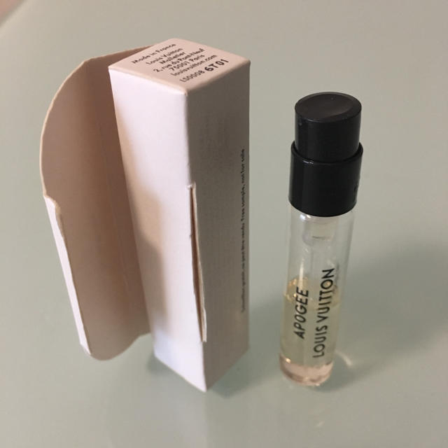 LOUIS VUITTON(ルイヴィトン)のLouis Vuitton Apogee 香水 2ml コスメ/美容の香水(香水(女性用))の商品写真