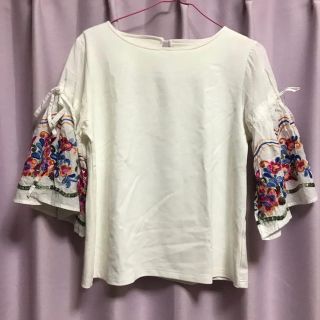 ザンパ(zampa)の花柄刺繍キャンディスリーブ 半袖Tシャツ(Tシャツ(半袖/袖なし))