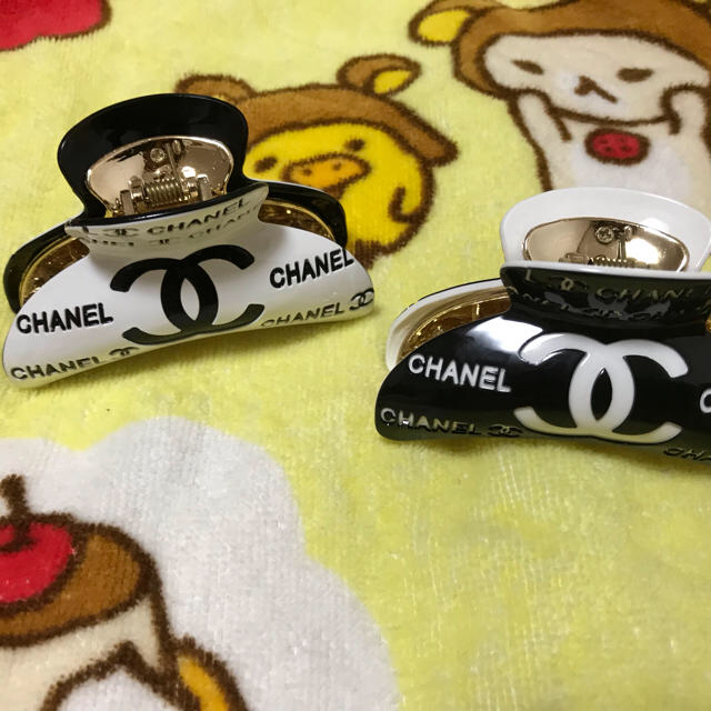 CHANEL(シャネル)のノベルティ ヘアークリップ レディースのヘアアクセサリー(バレッタ/ヘアクリップ)の商品写真