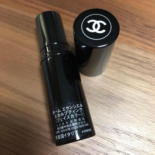 CHANEL(シャネル)のシャネルCHANEL ボーム エサンシエル スカルプティング ハイライターパール コスメ/美容のベースメイク/化粧品(フェイスカラー)の商品写真