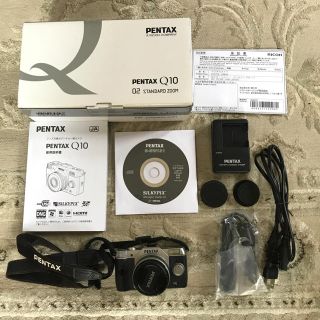 ペンタックス(PENTAX)のPENTAX Q10（スタンダードズームセット）シルバー 訳あり価格。(ミラーレス一眼)