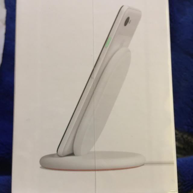 Softbank(ソフトバンク)のソフトバンクGoogle Pixel Stand 高速ワイヤレス充電器 スマホ/家電/カメラのスマートフォン/携帯電話(バッテリー/充電器)の商品写真