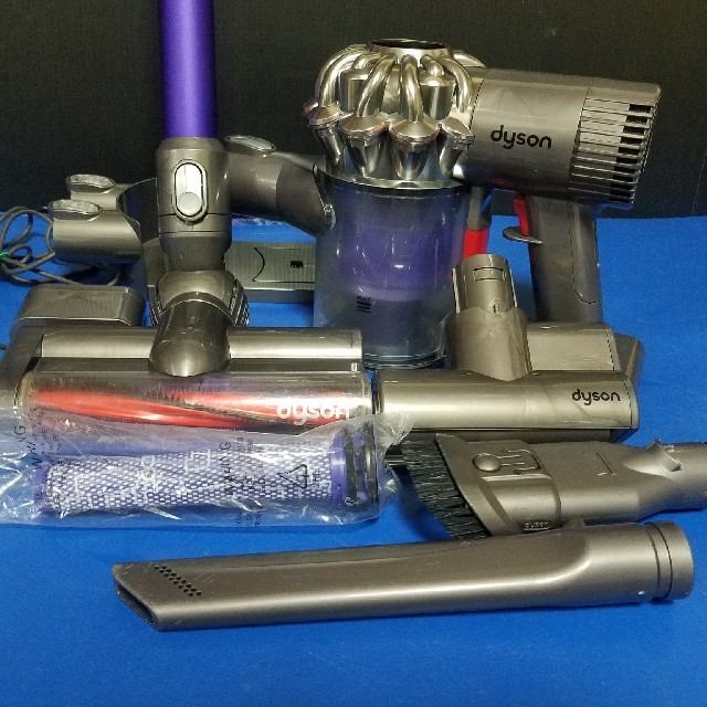 Dyson(ダイソン)の早い者勝ち！dyson DC62サイクロン式 コードレス スティック クリーナー スマホ/家電/カメラの生活家電(掃除機)の商品写真