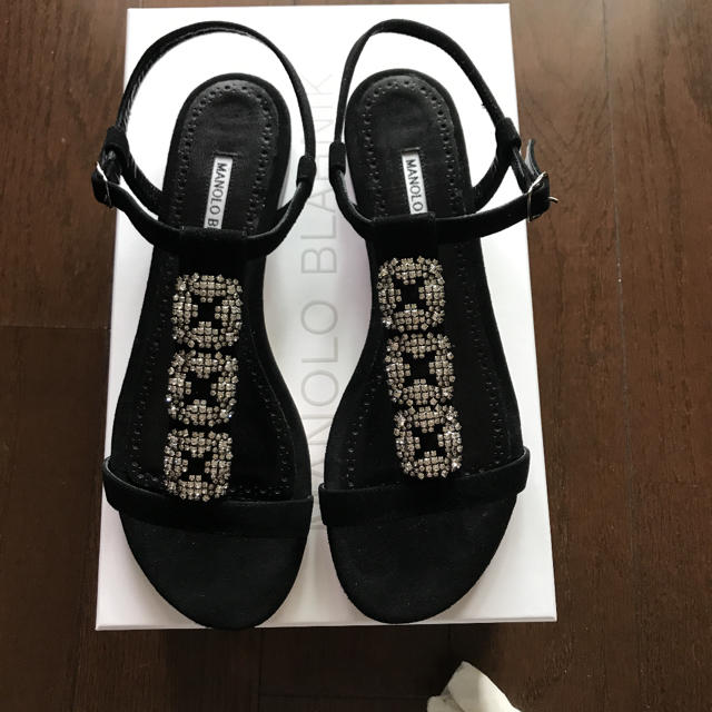 MANOLO BLAHNIK - 今季購入 試着のみ マノロブラニク ビジューサンダル