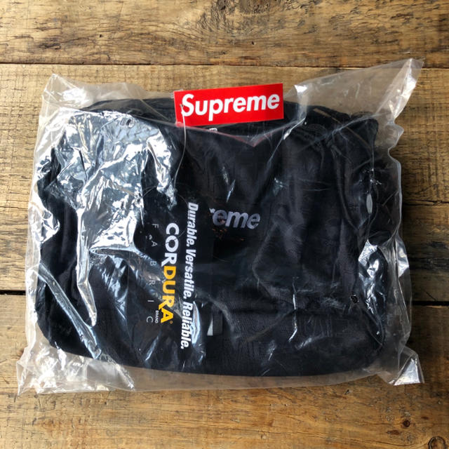 Supreme(シュプリーム)の19ss Supreme Shoulder Bag ショルダー バッグ メンズのバッグ(ショルダーバッグ)の商品写真