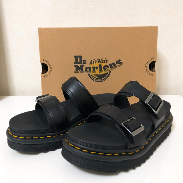 Dr.Martens(ドクターマーチン)のドクターマーチン MYLES SLIDE UK4 23cm レディースの靴/シューズ(サンダル)の商品写真