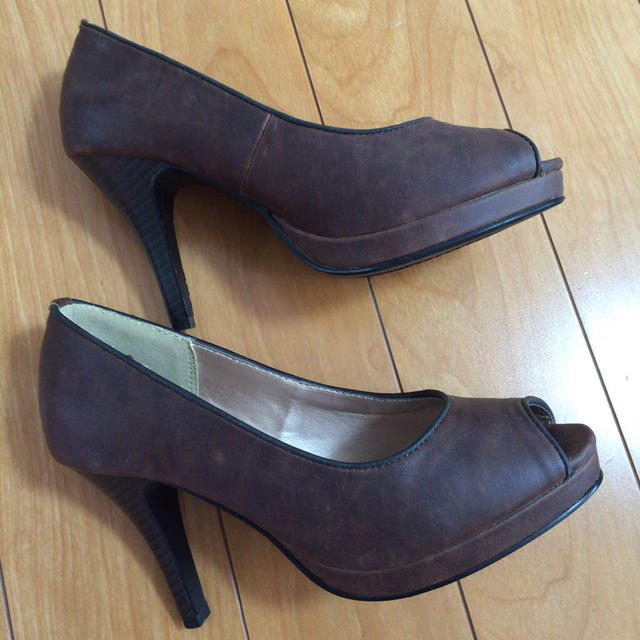 新品オープントゥパンプス ブラウン レディースの靴/シューズ(ハイヒール/パンプス)の商品写真