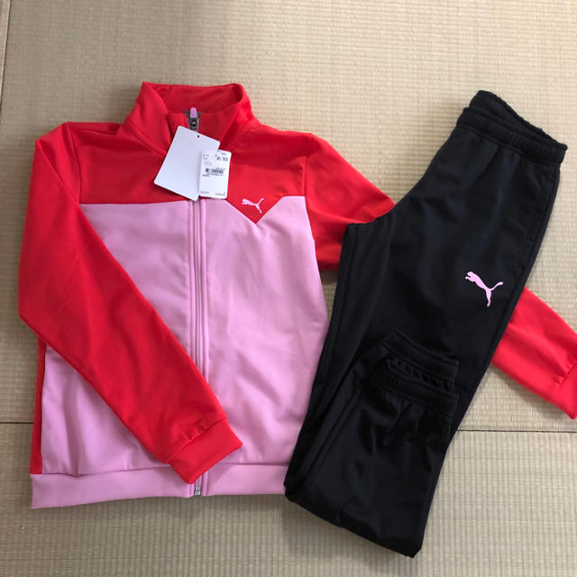 PUMA(プーマ)の新品★140cm[PUMA] ジャージ上下セット★女の子 キッズ/ベビー/マタニティのキッズ服女の子用(90cm~)(ジャケット/上着)の商品写真