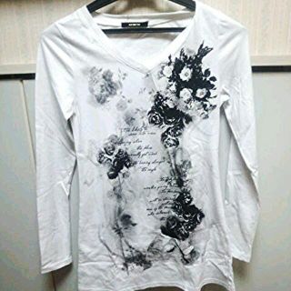 ビーピーエヌ(BPN)のモノクロ薔薇プリント●ロンT(Tシャツ(長袖/七分))