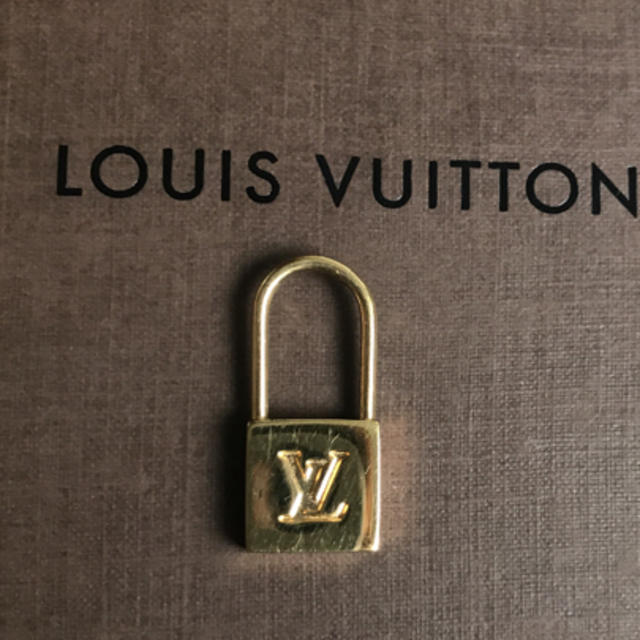 LOUIS VUITTON(ルイヴィトン)のルイヴィトン チャーム 部品パーツ ハンドメイドのファッション小物(バッグチャーム)の商品写真