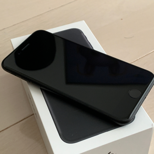 レビュー高評価の商品！ 【SIMロック解除済み】iPhone7 32GB 美