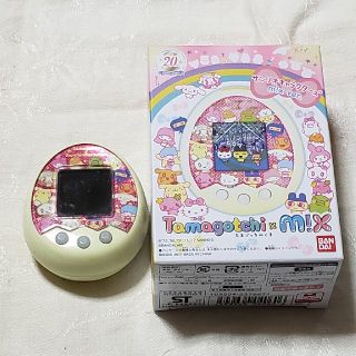 サンリオ(サンリオ)のたまごっちみくす サンリオver.(携帯用ゲーム機本体)